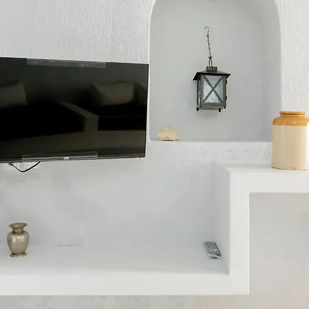 Charming Santorini 1 Bedroom Family Wonderful Caldera Sea Views Close To City Centre فيلة