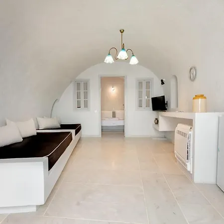 Charming Santorini 1 Bedroom Family Wonderful Caldera Sea Views Close To City Centre